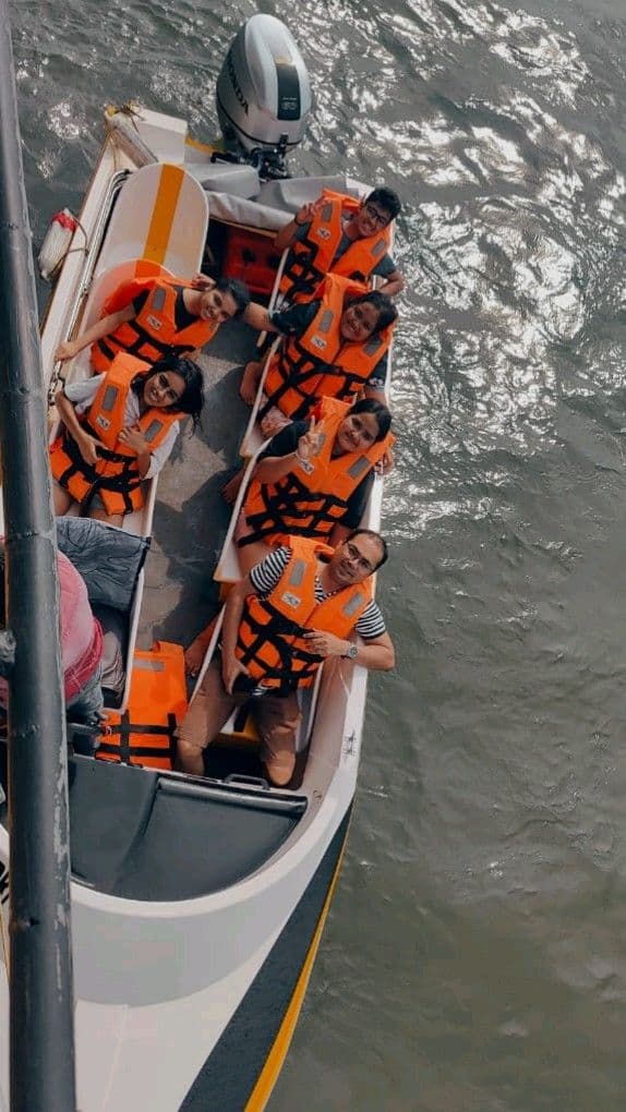 10-Minute Lake Speed Boat Thrill